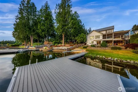 31259 E Lake Morton Drive SE Kent WA 98042