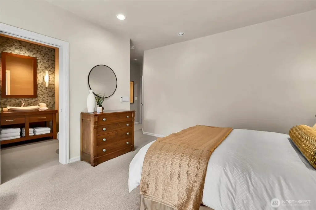 1434 108th Avenue NE Bellevue WA 98004