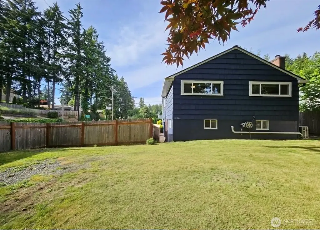4123 NW Kennedy Drive Bremerton WA 98312