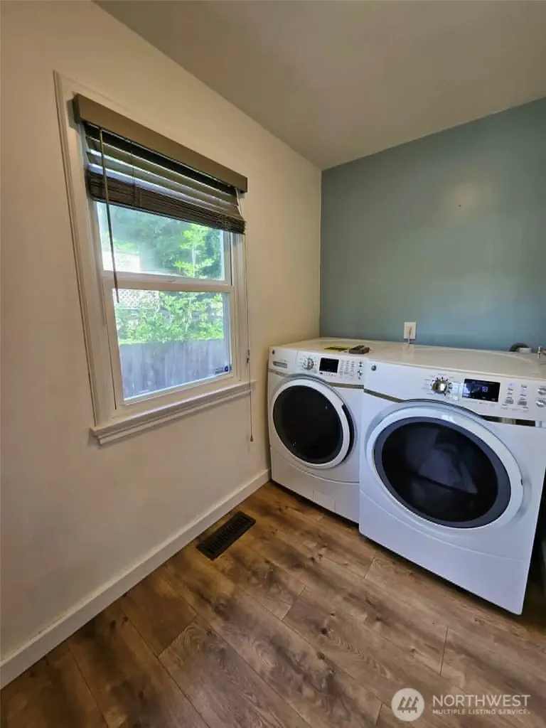 4123 NW Kennedy Drive Bremerton WA 98312