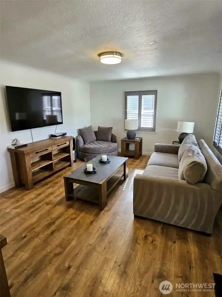 4123 NW Kennedy Drive Bremerton WA 98312