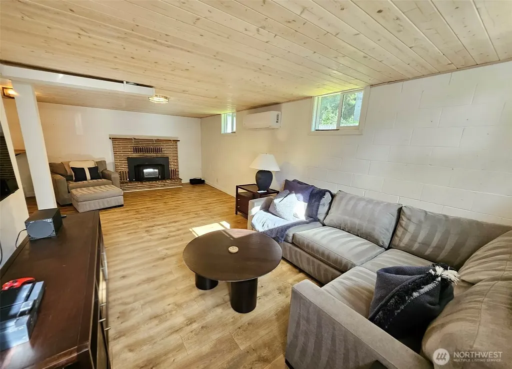 4123 NW Kennedy Drive Bremerton WA 98312