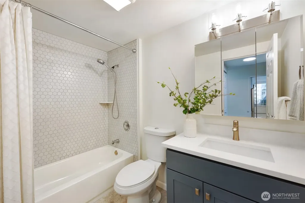 2100 3rd Avenue Seattle WA 98121
