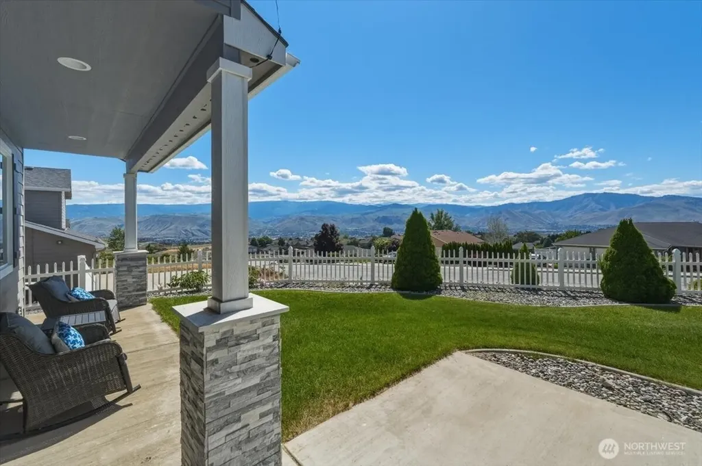 1255 Wheatridge Drive East Wenatchee WA 98802