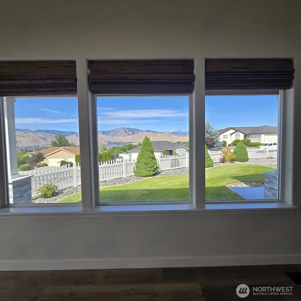 1255 Wheatridge Drive East Wenatchee WA 98802