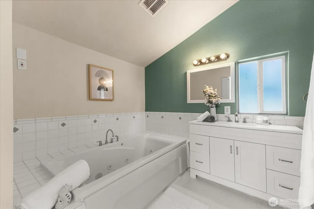 22320 93rd Place W Edmonds WA 98020