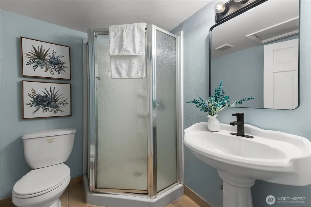 22320 93rd Place W Edmonds WA 98020