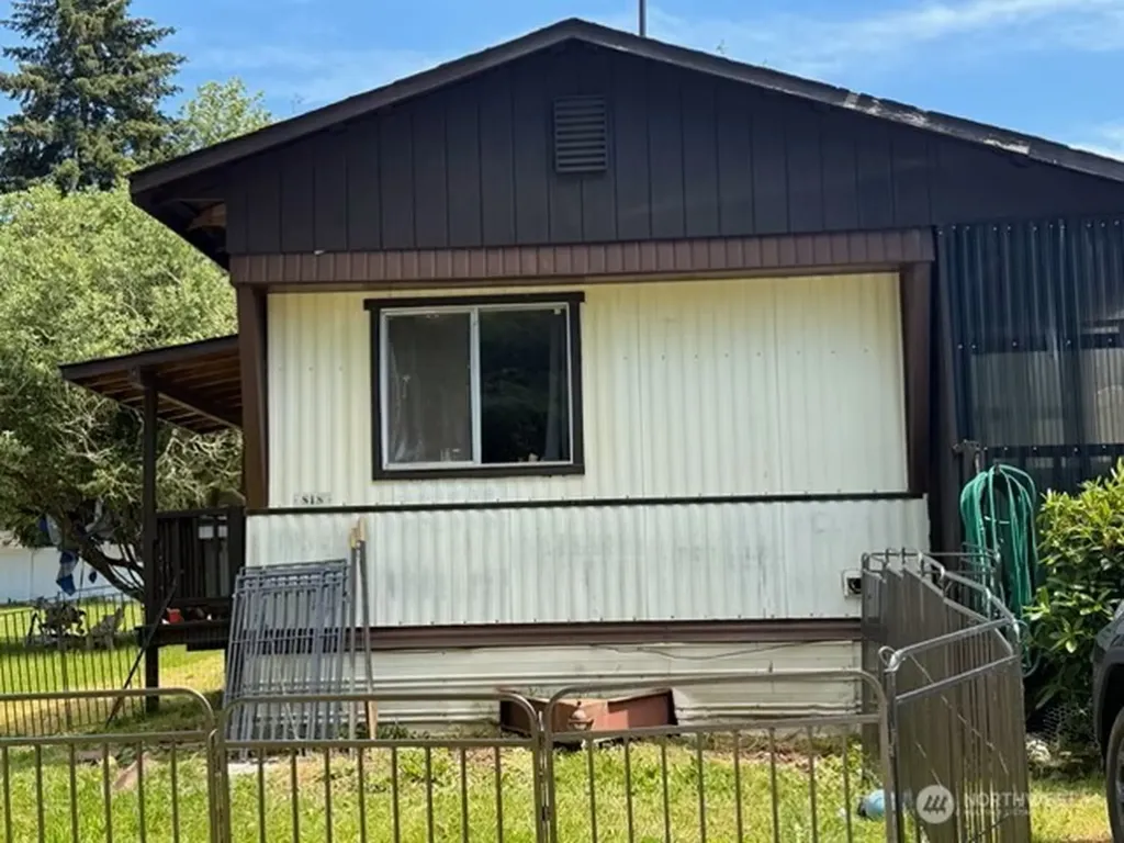 818 D Street Vader WA 98593