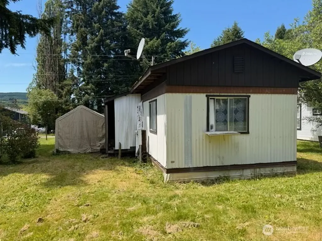 818 D Street Vader WA 98593