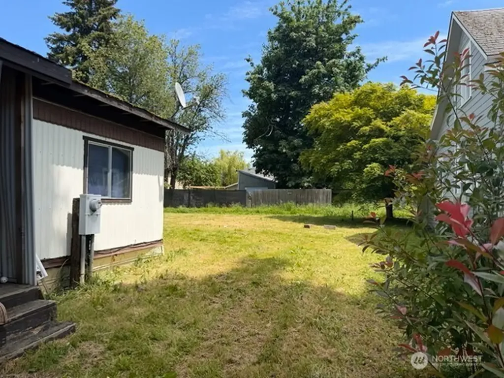 818 D Street Vader WA 98593