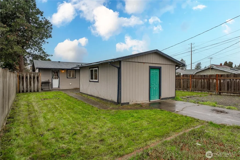 6621 S Pine Street Tacoma WA 98409