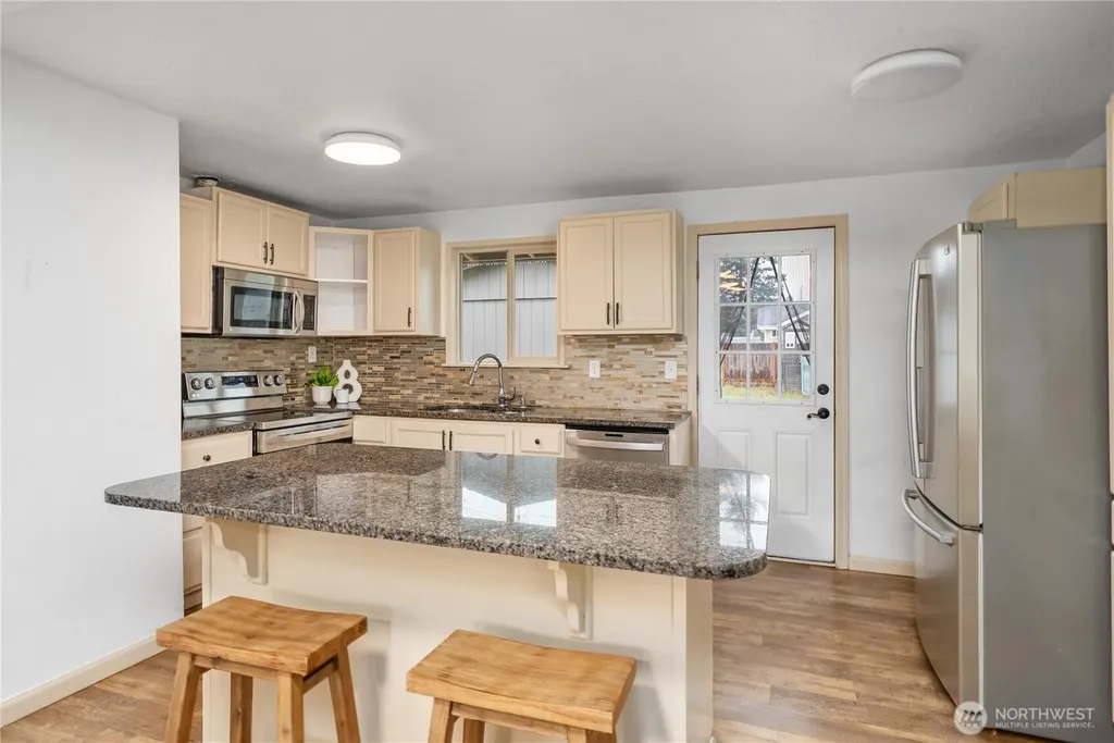 6621 S Pine Street Tacoma WA 98409