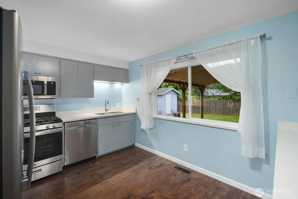 2010 Ponderosa Drive SE Port Orchard WA 98366