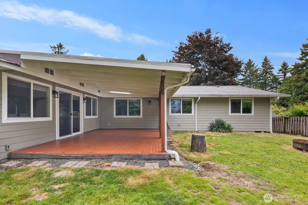 2010 Ponderosa Drive SE Port Orchard WA 98366