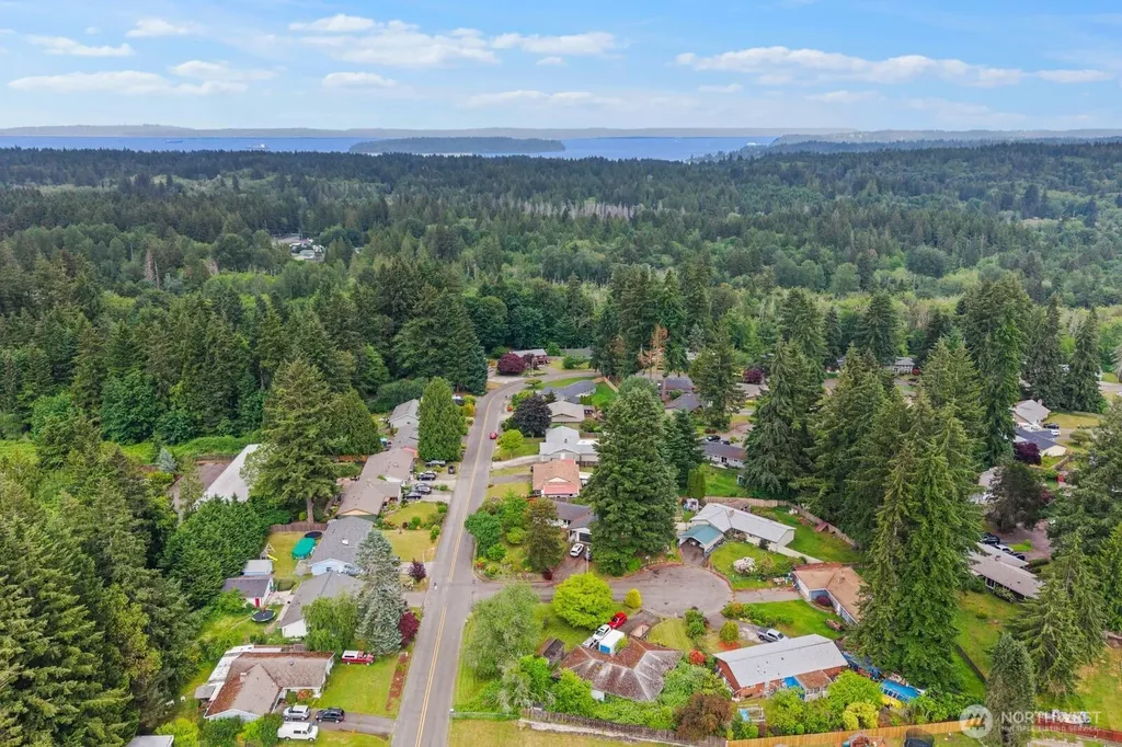 2010 Ponderosa Drive SE Port Orchard WA 98366