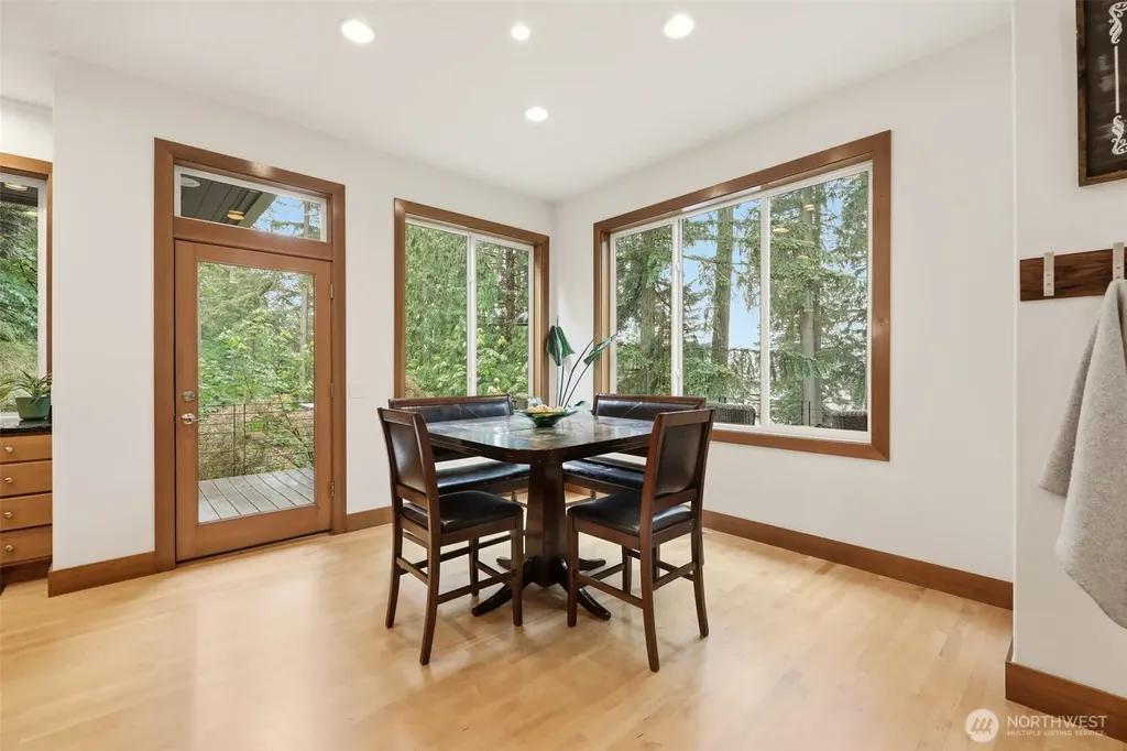 18603 E Spring Lake Drive SE Renton WA 98058