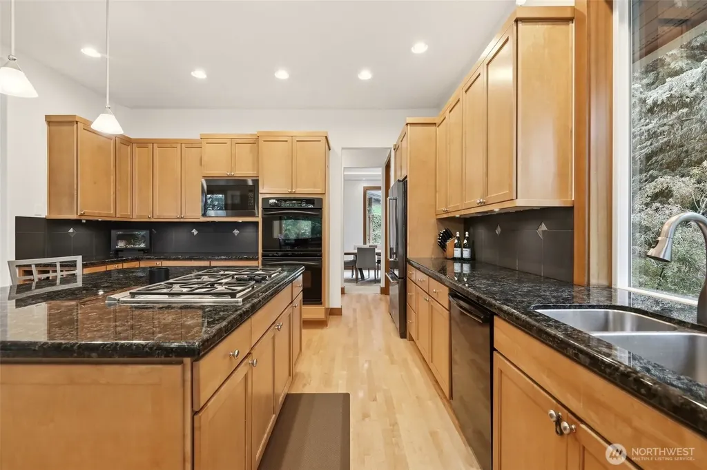 18603 E Spring Lake Drive SE Renton WA 98058