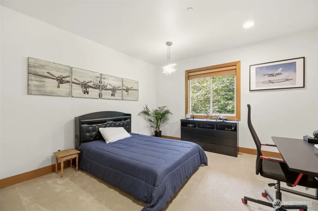 18603 E Spring Lake Drive SE Renton WA 98058