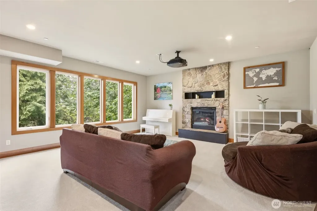 18603 E Spring Lake Drive SE Renton WA 98058