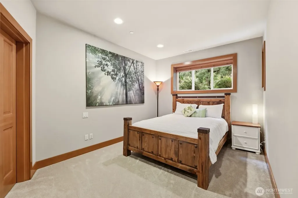 18603 E Spring Lake Drive SE Renton WA 98058