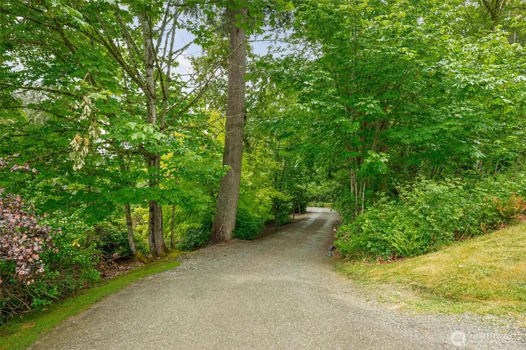 18603 E Spring Lake Drive SE Renton WA 98058