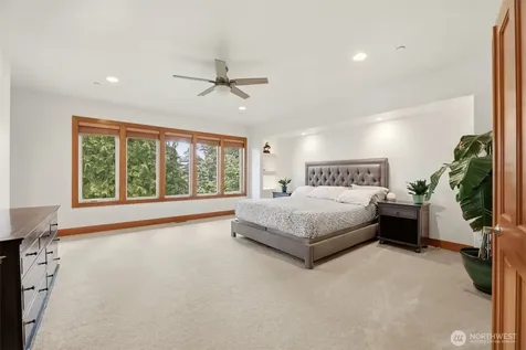 18603 E Spring Lake Drive SE Renton WA 98058