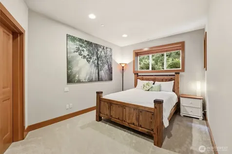 18603 E Spring Lake Drive SE Renton WA 98058