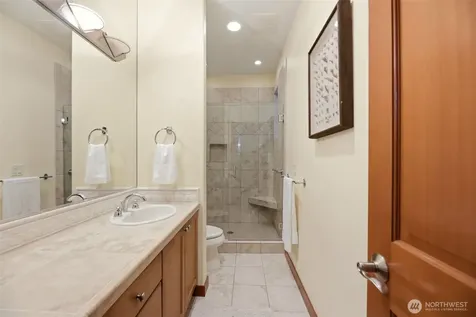 18603 E Spring Lake Drive SE Renton WA 98058