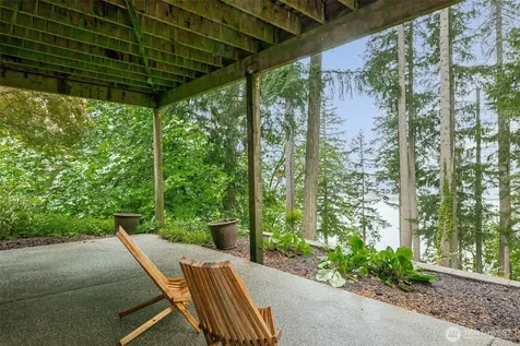18603 E Spring Lake Drive SE Renton WA 98058