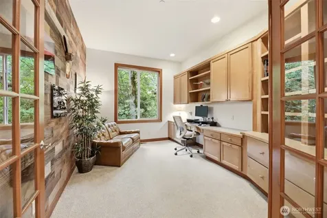 18603 E Spring Lake Drive SE Renton WA 98058