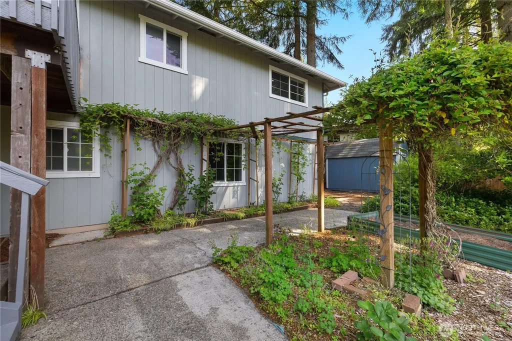 2305 19th NW Olympia WA 98502