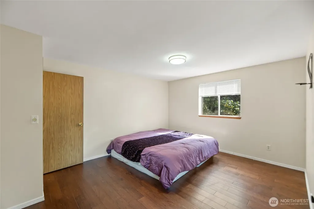 10606 68th Place S Seattle WA 98178