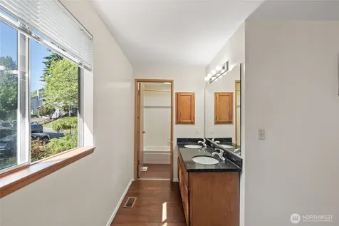 10606 68th Place S Seattle WA 98178