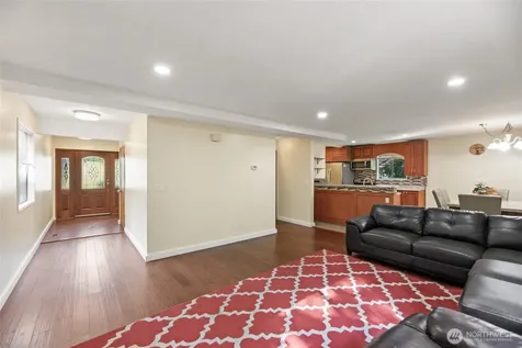 10606 68th Place S Seattle WA 98178
