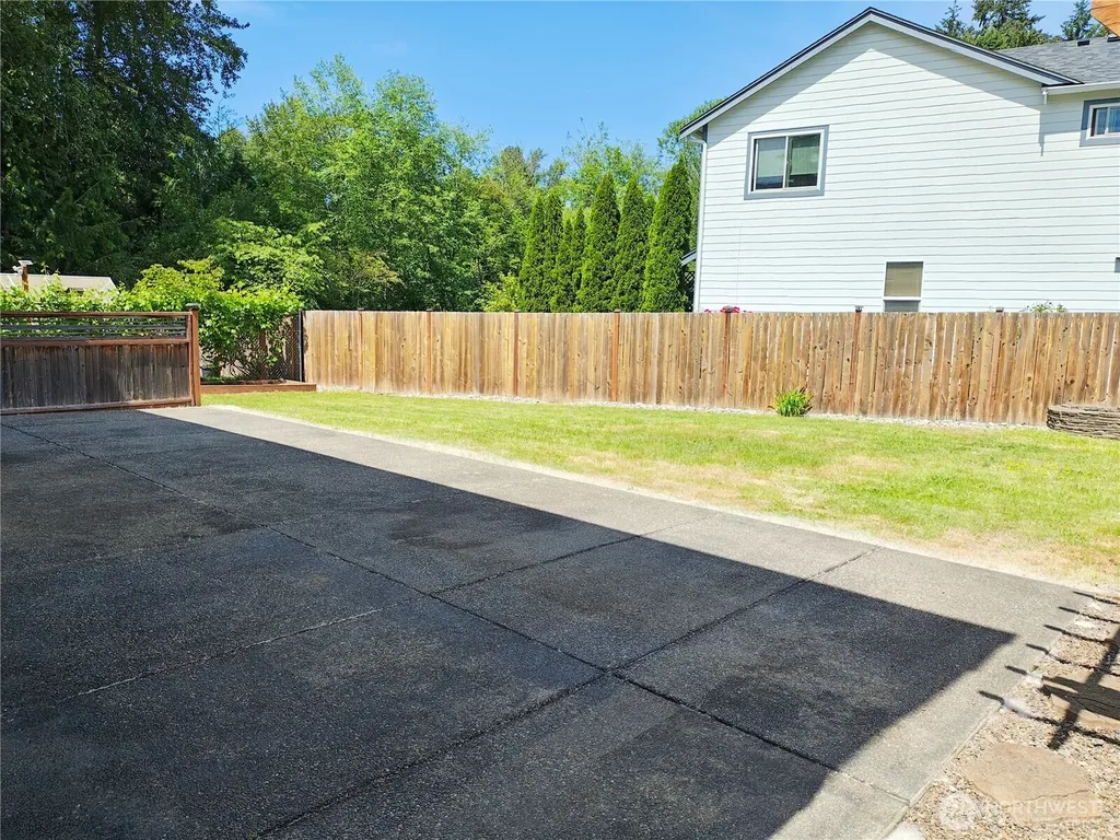 18221 SE 260th Place Covington WA 98042