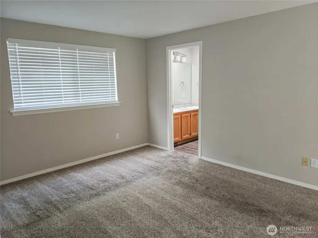 18221 SE 260th Place Covington WA 98042