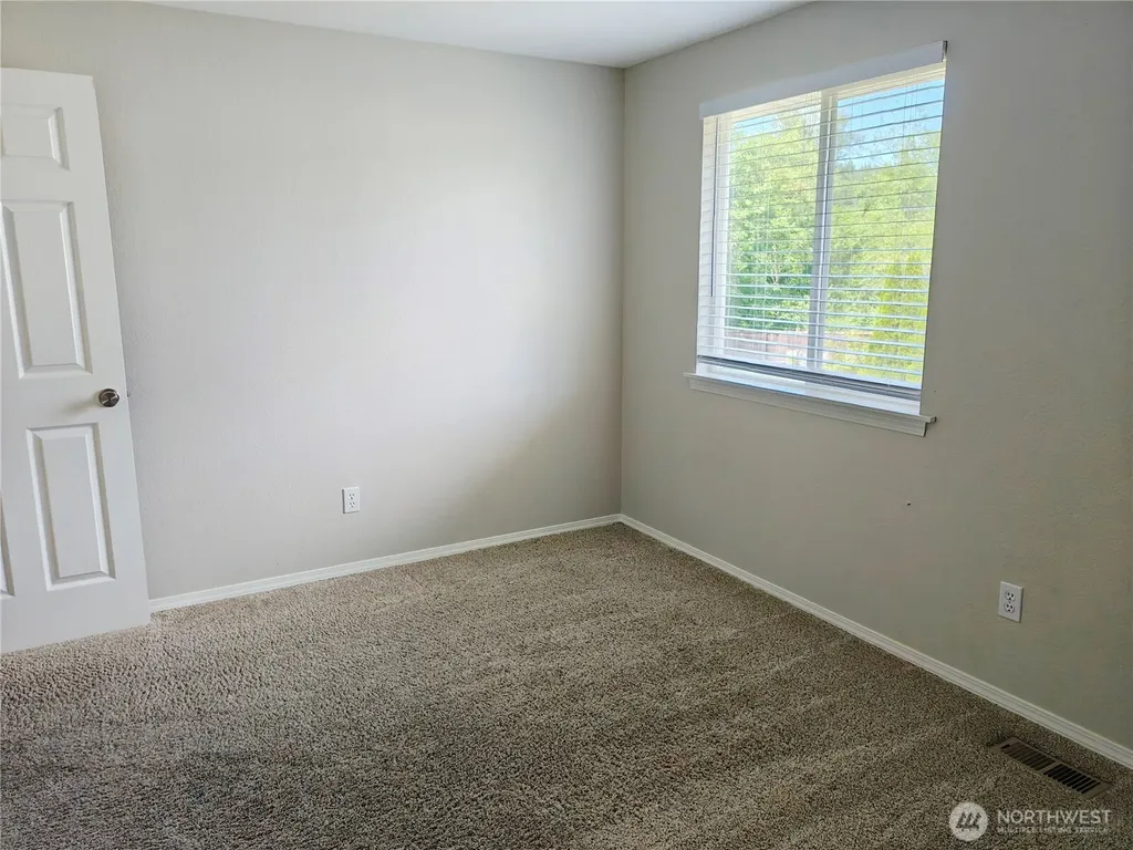 18221 SE 260th Place Covington WA 98042
