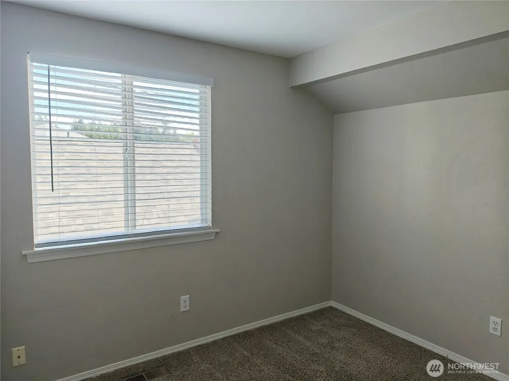 18221 SE 260th Place Covington WA 98042