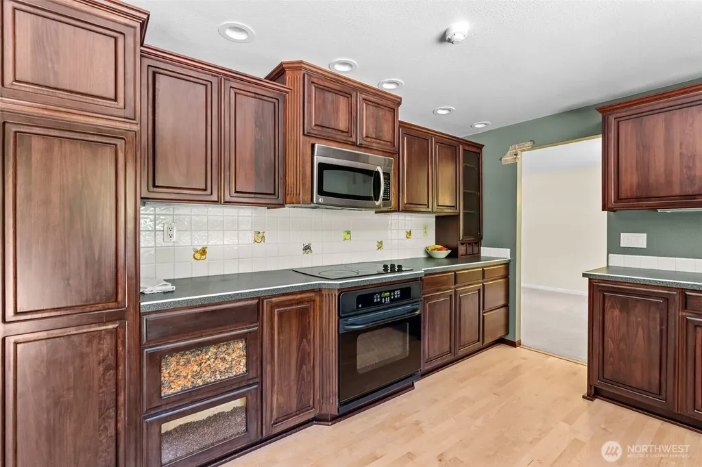8710 61st Street W University Place WA 98467