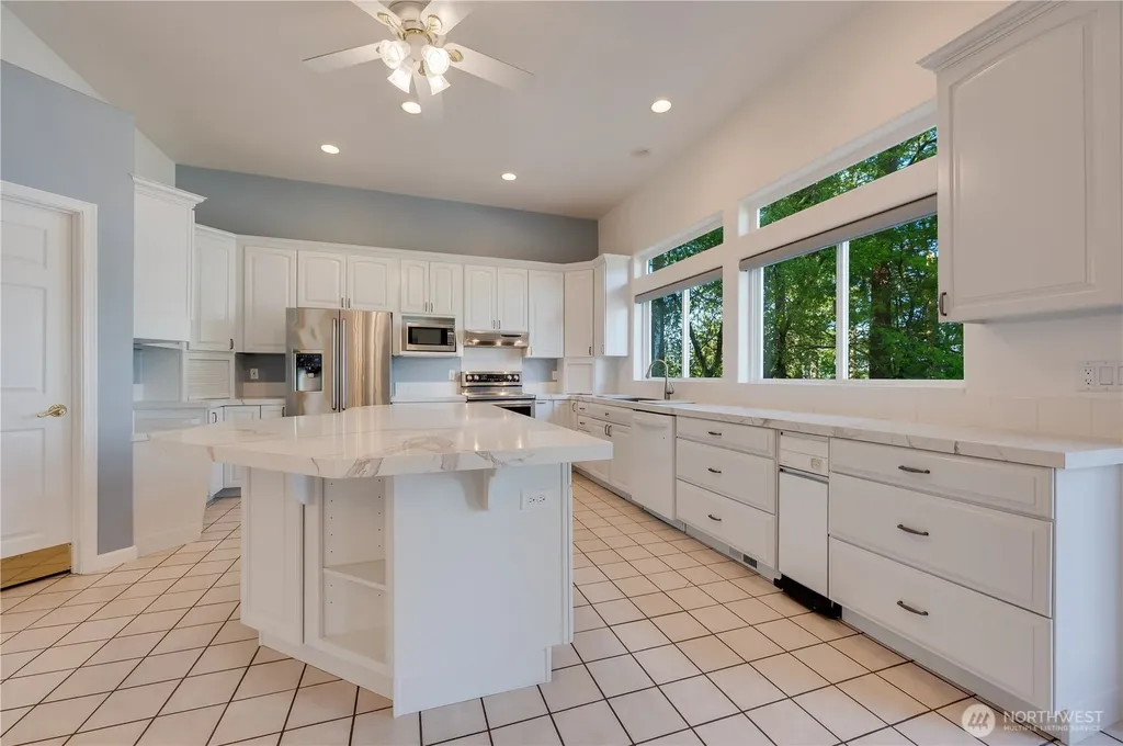 17340 Maple Lane La Conner WA 98257