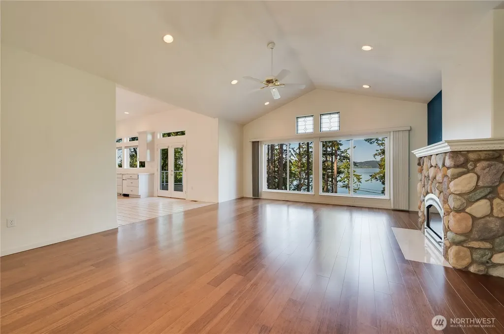 17340 Maple Lane La Conner WA 98257