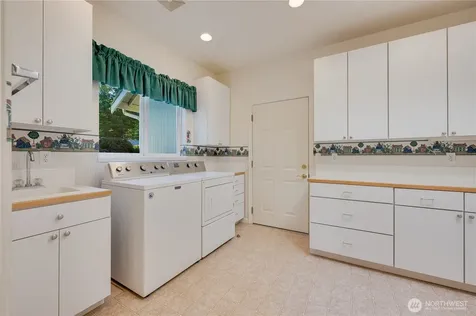 17340 Maple Lane La Conner WA 98257