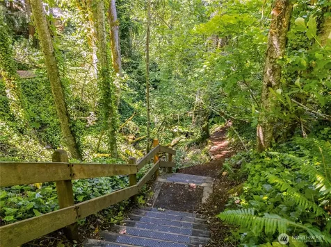 15015 SE 46th Place Bellevue WA 98006