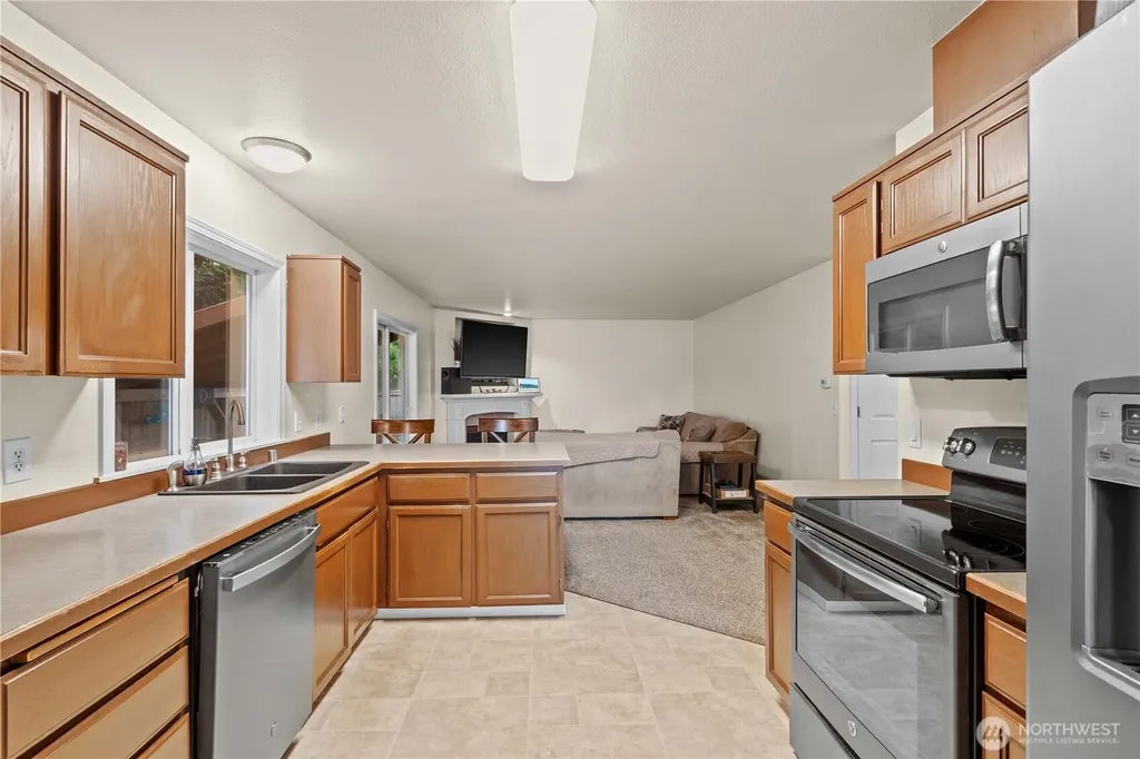 8627 136th Street E Puyallup WA 98373