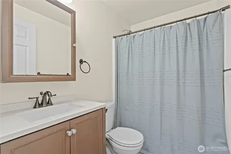 8627 136th Street E Puyallup WA 98373
