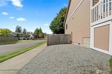 8627 136th Street E Puyallup WA 98373