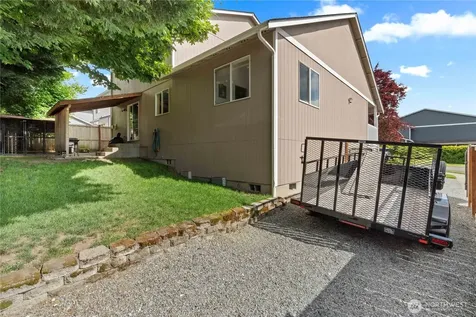8627 136th Street E Puyallup WA 98373
