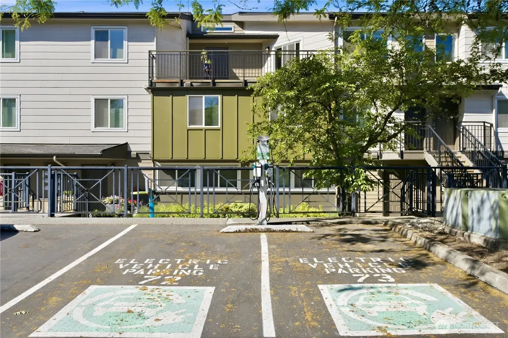 15829 NE Leary Way Redmond WA 98052