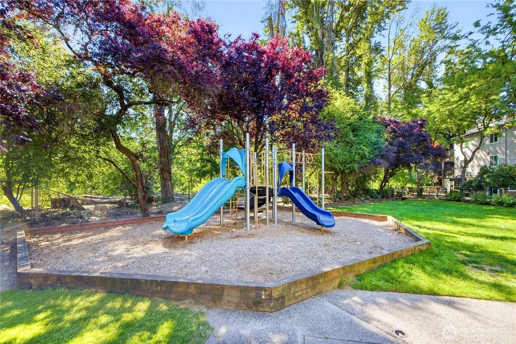 15829 NE Leary Way Redmond WA 98052