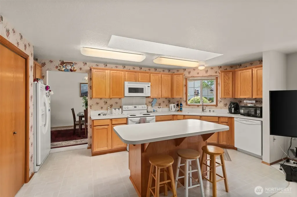 2816 Colonial Drive Centralia WA 98531